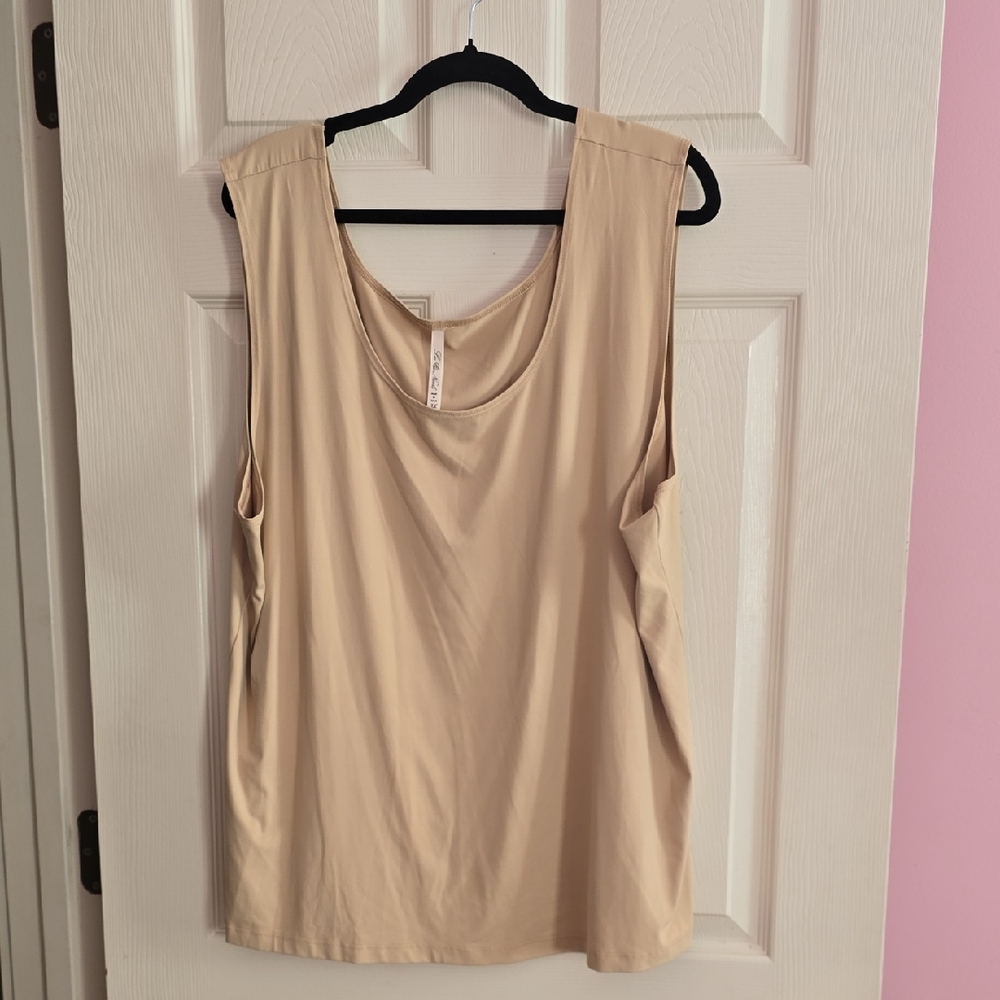 Leo & Nicole Beige Scoop Neck Sleeveless Tank